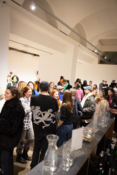 H13 2025: Stina Fors &quot;Answer me, Pythia&quot; (Kunstraum Niederösterreich, 21.11.2025) Foto: eSeL.at - Lorenz Seidler