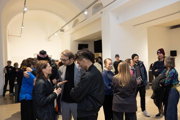 H13 2025: Stina Fors &quot;Answer me, Pythia&quot; (Kunstraum Niederösterreich, 21.11.2025) Foto: eSeL.at - Lorenz Seidler