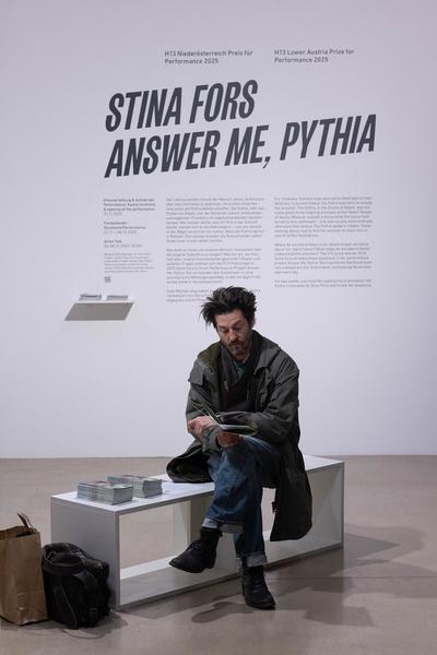 H13 2025: Stina Fors "Answer me, Pythia" (Kunstraum Niederösterreich, 21.11.2025) Foto: eSeL.at - Lorenz Seidler