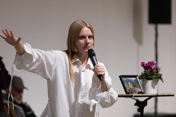 H13 2025: Stina Fors "Answer me, Pythia" (Kunstraum Niederösterreich, 21.11.2025) Foto: eSeL.at - Lorenz Seidler