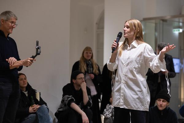 H13 2025: Stina Fors "Answer me, Pythia" (Kunstraum Niederösterreich, 21.11.2025) Foto: eSeL.at - Lorenz Seidler