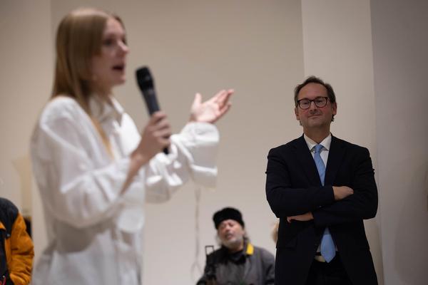H13 2025: Stina Fors "Answer me, Pythia" (Kunstraum Niederösterreich, 21.11.2025) Foto: eSeL.at - Lorenz Seidler