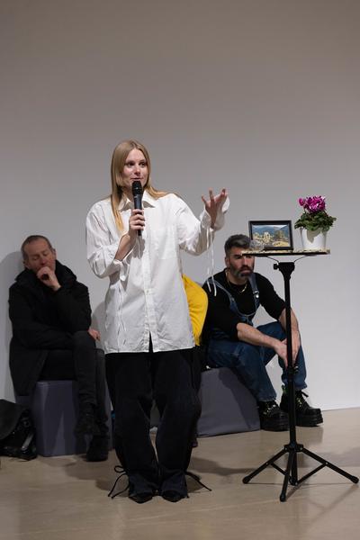 H13 2025: Stina Fors "Answer me, Pythia" (Kunstraum Niederösterreich, 21.11.2025) Foto: eSeL.at - Lorenz Seidler