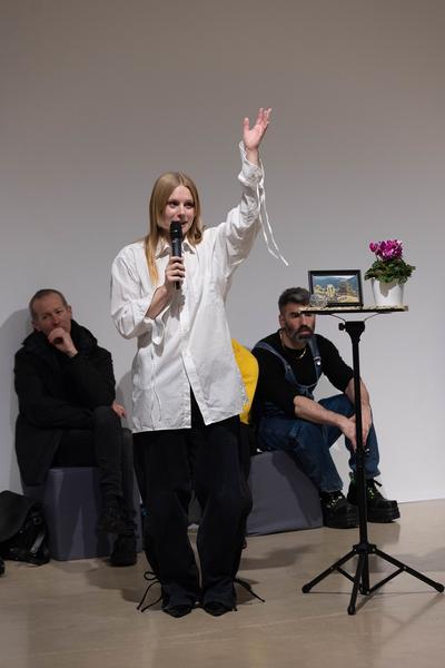 H13 2025: Stina Fors "Answer me, Pythia" (Kunstraum Niederösterreich, 21.11.2025) Foto: eSeL.at - Lorenz Seidler