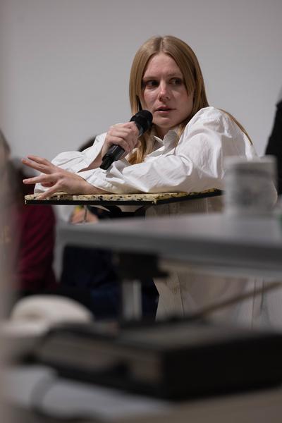 H13 2025: Stina Fors "Answer me, Pythia" (Kunstraum Niederösterreich, 21.11.2025) Foto: eSeL.at - Lorenz Seidler