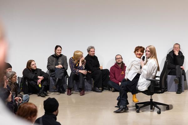 H13 2025: Stina Fors "Answer me, Pythia" (Kunstraum Niederösterreich, 21.11.2025) Foto: eSeL.at - Lorenz Seidler