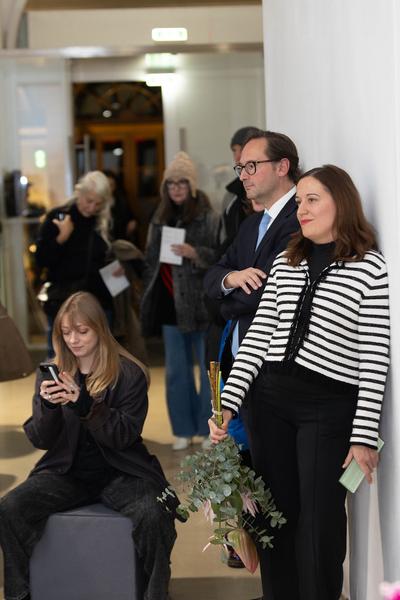 H13 2025: Stina Fors "Answer me, Pythia" (Kunstraum Niederösterreich, 21.11.2025) Foto: eSeL.at - Lorenz Seidler