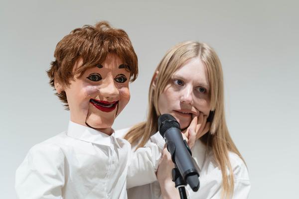 Stina Fors  &quot;Answer Me, Pythia&quot; (Kunstraum Niederösterreich, 02.12.2025) Foto: eSeL.at - Robert Puteanu