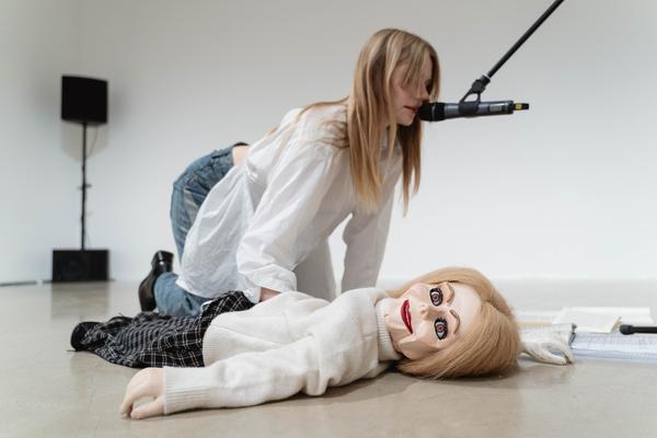 Stina Fors  &quot;Answer Me, Pythia&quot; (Kunstraum Niederösterreich, 02.12.2025) Foto: eSeL.at - Robert Puteanu