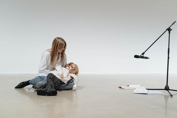 Stina Fors  &quot;Answer Me, Pythia&quot; (Kunstraum Niederösterreich, 02.12.2025) Foto: eSeL.at - Robert Puteanu