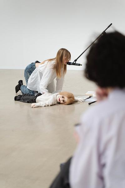 Stina Fors  "Answer Me, Pythia" (Kunstraum Niederösterreich, 02.12.2025) Foto: eSeL.at - Robert Puteanu