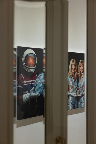 Hanakam &amp; Schuller &quot;Cosmic Commissioner&quot; (Galerie Krinzinger, 7.11. - 19.11.2025) Foto: eSeL.at - Lorenz Seidler