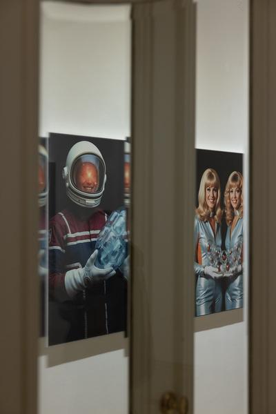 Hanakam &amp; Schuller "Cosmic Commissioner" (Galerie Krinzinger, 7.11. - 19.11.2025) Foto: eSeL.at - Lorenz Seidler