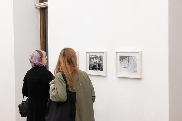 Hanne Darboven &amp; Julia Gaisbacher "Gezählte Stunden" (Galerie Crone Wien, 17.10. - 15.11.2025) Foto: eSeL.at - Lorenz Seidler