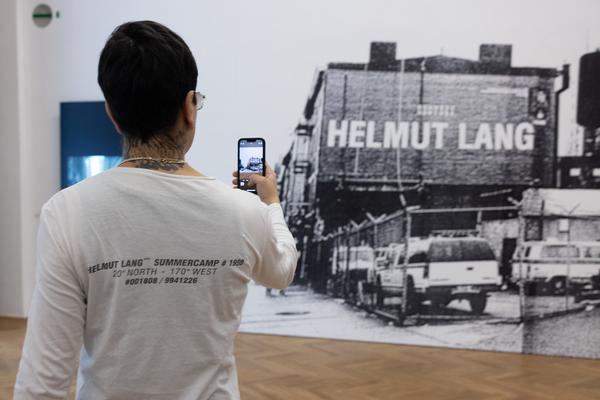 Helmut Lang "Séance de travail 1986–2005" (MAK, 10.12.2025 - 3.5.2026) Foto: eSeL.at - Lorenz Seidler