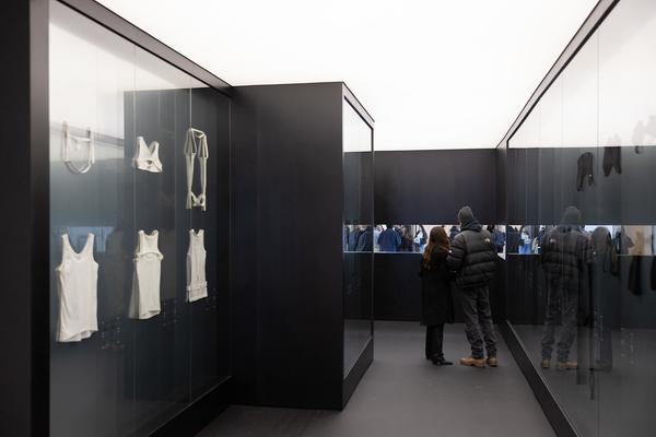 Helmut Lang "Séance de travail 1986–2005" (MAK, 10.12.2025 - 3.5.2026) Foto: eSeL.at - Lorenz Seidler