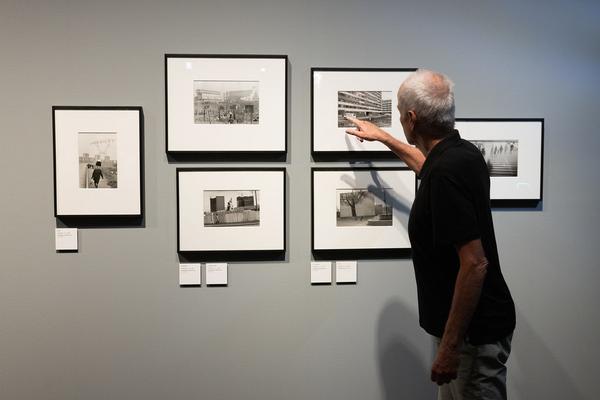 Henri Cartier-Bresson &quot;Watch! Watch! Watch!&quot; (Fotoarsenal Wien, 28.6. - 21.9.2025) Foto: eSeL.at - Lorenz Seidler