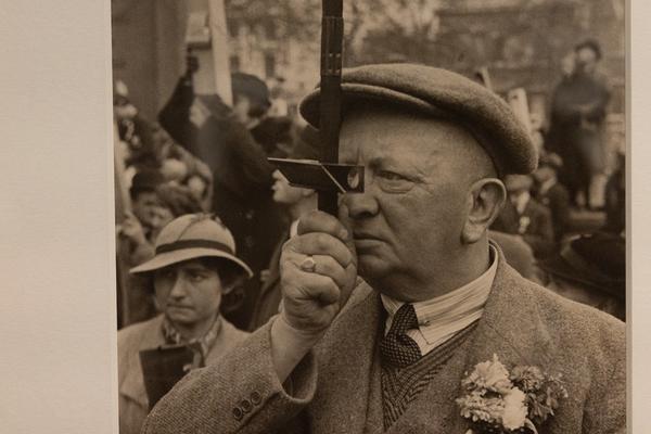 Henri Cartier-Bresson &quot;Watch! Watch! Watch!&quot; (Fotoarsenal Wien, 28.6. - 21.9.2025) Foto: eSeL.at - Lorenz Seidler