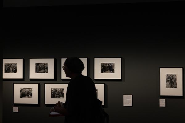 Henri Cartier-Bresson &quot;Watch! Watch! Watch!&quot; (Fotoarsenal Wien, 28.6. - 21.9.2025) Foto: eSeL.at - Lorenz Seidler