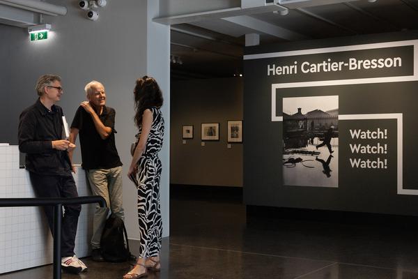Henri Cartier-Bresson &quot;Watch! Watch! Watch!&quot; (Fotoarsenal Wien, 28.6. - 21.9.2025) Foto: eSeL.at - Lorenz Seidler