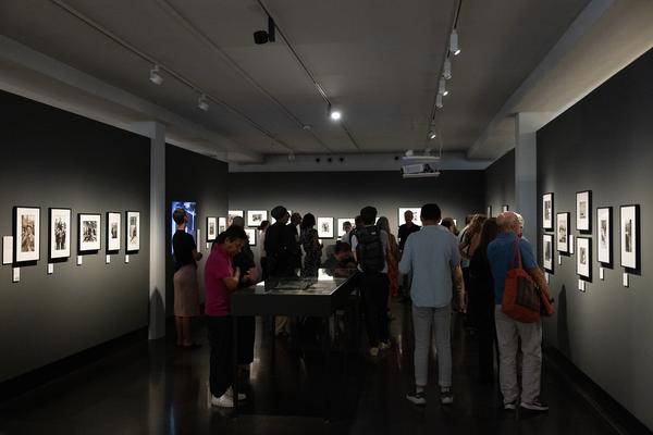 Henri Cartier-Bresson "Watch! Watch! Watch!" (Fotoarsenal Wien, 28.6. - 21.9.2025) Foto: eSeL.at - Lorenz Seidler