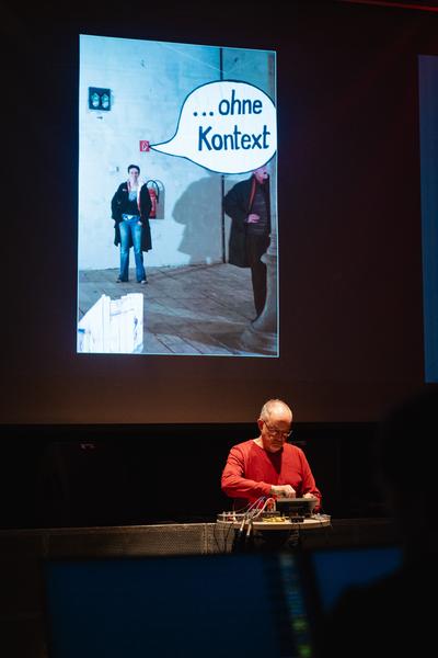 Viertelfestival: Wortwerft &quot;bespielt&quot; Hermann Niklas, Karlheinz Essl, Erwin Uhrmann &amp; eSeL (Freiraum St. Pölten, 17.6.2025) Foto: eSeL.at - Robert Puteanu