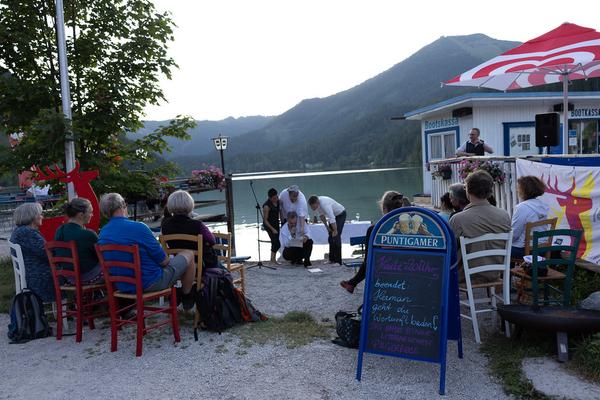 Viertelfestival: Wortwerft "beendet. Hermann geht die Wortwerft baden" (Erlaufsee, 21.6.2025) Foto: eSeL.at - Lorenz Seidler