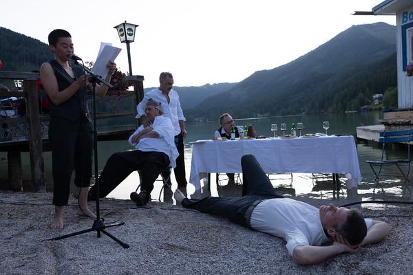 Viertelfestival: Wortwerft "beendet. Hermann geht die Wortwerft baden" (Erlaufsee, 21.6.2025) Foto: eSeL.at - Lorenz Seidler