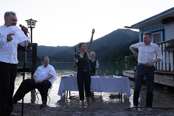 Viertelfestival: Wortwerft "beendet. Hermann geht die Wortwerft baden" (Erlaufsee, 21.6.2025) Foto: eSeL.at - Lorenz Seidler