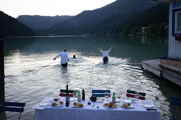 Viertelfestival: Wortwerft "beendet. Hermann geht die Wortwerft baden" (Erlaufsee, 21.6.2025) Foto: eSeL.at - Lorenz Seidler
