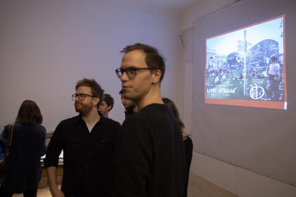 Präsentation HIEB (Künstlerhaus 1050, 31.10.2017) <a href="https://esel.at/termin/93301" rel="noreferrer nofollow">esel.at/termin/93301</a> | Foto: <a href="http://eSeL.at" rel="noreferrer nofollow">eSeL.at</a> - Lorenz Seidler Foto: eSeL.at - Lorenz Seidler