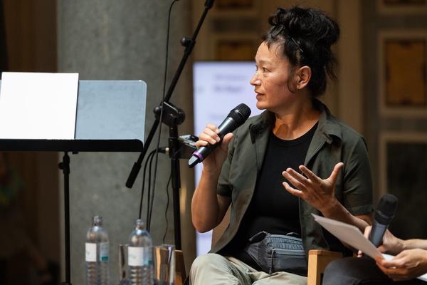 Gespräch Hito Steyerl mit MAK-Kuratorin Bärbl Vischer (MAK Contemporary, 24.6.2025) Foto: eSeL.at - Lorenz Seidler