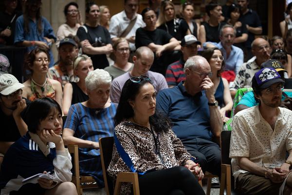 Gespräch Hito Steyerl mit MAK-Kuratorin Bärbl Vischer (MAK Contemporary, 24.6.2025) Foto: eSeL.at - Lorenz Seidler