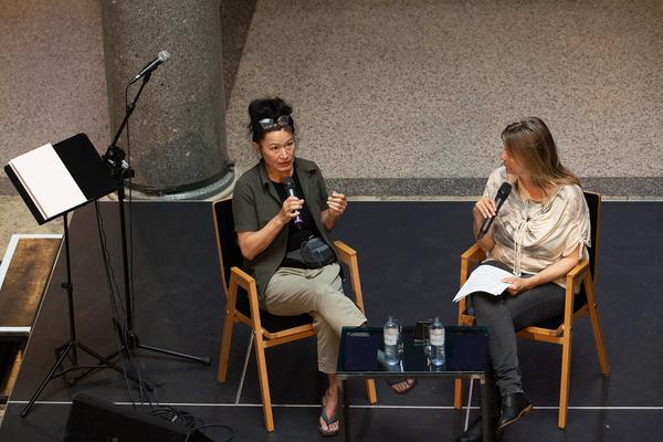 Gespräch Hito Steyerl mit MAK-Kuratorin Bärbl Vischer (MAK Contemporary, 24.6.2025) Foto: eSeL.at - Lorenz Seidler