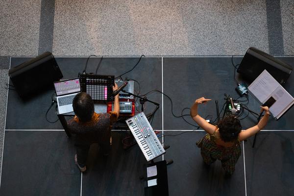 Konzert Hêja Netirk &amp; Rico Danta @ Eröffnung Hito Steyerl (MAK Contemporary, 24.6.2025) Foto: eSeL.at - Lorenz Seidler