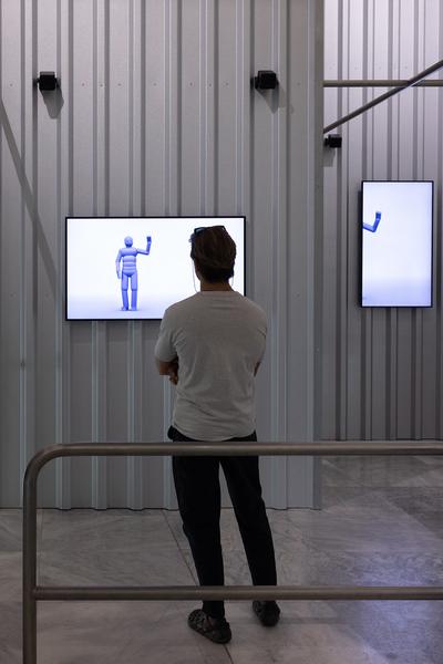 Hito Steyerl &quot;Der Menschheit ist die Kugel bei einem Ohr hinein und beim anderen herausgeflogen&quot; (MAK Contemporary, 25.6.2025 - 11.1.2026) Foto: eSeL.at - Lorenz Seidler