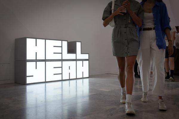 Hito Steyerl &quot;Der Menschheit ist die Kugel bei einem Ohr hinein und beim anderen herausgeflogen&quot; (MAK Contemporary, 25.6.2025 - 11.1.2026) Foto: eSeL.at - Lorenz Seidler