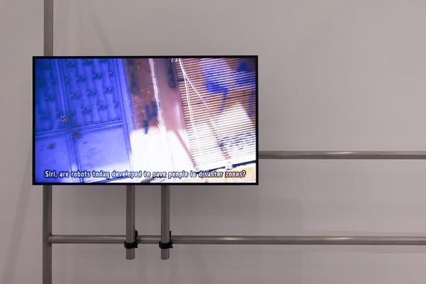 Hito Steyerl "Der Menschheit ist die Kugel bei einem Ohr hinein und beim anderen herausgeflogen" (MAK Contemporary, 25.6.2025 - 11.1.2026) Foto: eSeL.at - Lorenz Seidler