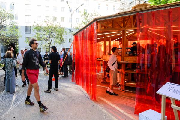 Creatives for Vienna – Making Spaces X Klima Biennale Wien: Wiener Würstelstand (Funkhaus, 25.04.2026) Foto: Wirtschaftsagentur Wien / eSeL.at - Joanna Pianka