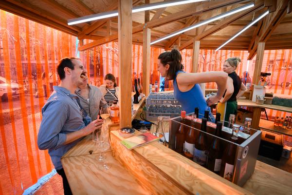 Creatives for Vienna – Making Spaces X Klima Biennale Wien: Wiener Würstelstand (Funkhaus, 25.04.2026) Foto: Wirtschaftsagentur Wien / eSeL.at - Joanna Pianka