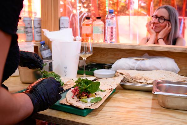 Creatives for Vienna – Making Spaces X Klima Biennale Wien: Wiener Würstelstand (Funkhaus, 25.04.2026) Foto: Wirtschaftsagentur Wien / eSeL.at - Joanna Pianka