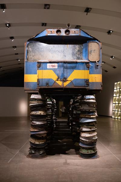 Ibrahim Mahama &quot;Zilijifa&quot; (Kunsthalle Wien MQ, 9.7.2025–2.11.2025) Foto: eSeL.at - Lorenz Seidler