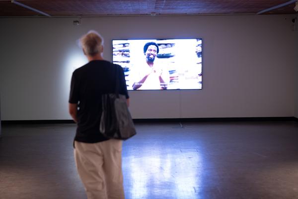 Ibrahim Mahama Zilijifa (Kunsthalle Wien MQ, 9.7.2025–2.11.2025) Foto: eSeL.at - Lorenz Seidler