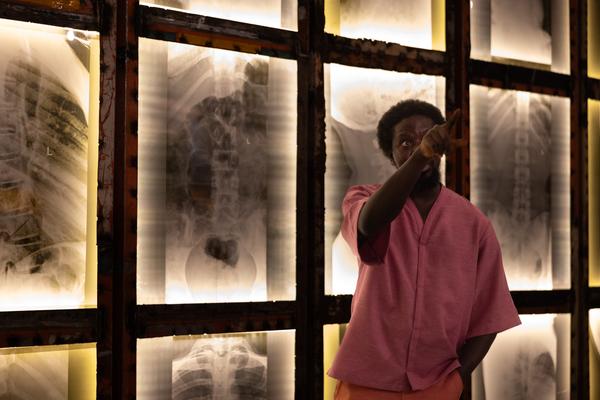 Ibrahim Mahama Zilijifa (Kunsthalle Wien MQ, 9.7.2025–2.11.2025) Foto: eSeL.at - Lorenz Seidler