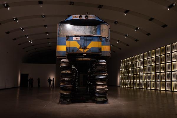 Ibrahim Mahama Zilijifa (Kunsthalle Wien MQ, 9.7.2025–2.11.2025) Foto: eSeL.at - Lorenz Seidler