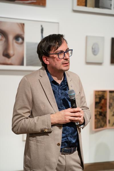 Im erweiterten Raum (Künstlerhaus Wien, 27.02. - 07.06.2025) Foto: eSeL.at - Sarah Tasha