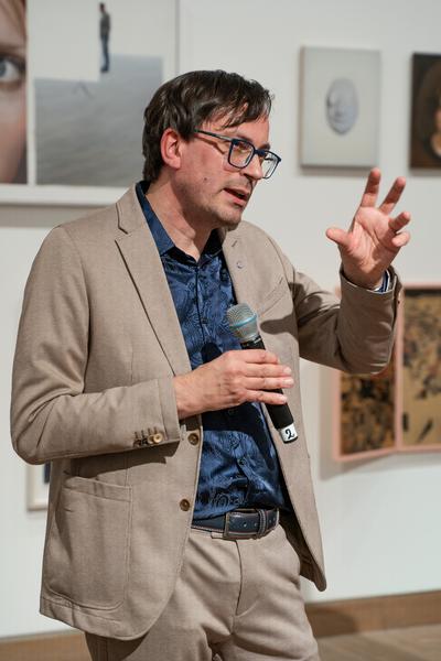 Im erweiterten Raum (Künstlerhaus Wien, 27.02. - 07.06.2025) Foto: eSeL.at - Sarah Tasha