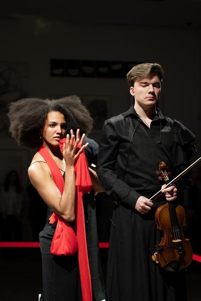 Im erweiterten Raum (Künstlerhaus Wien, 27.02. - 07.06.2025) Foto: eSeL.at - Sarah Tasha