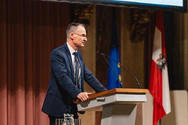 Ausstellungesröffnung Impressions of War - Der Krieg in der Ukraine (Heeresgeschichtliches Museum, 10.02.2026) Foto: eSeL.at - Robert Puteanu