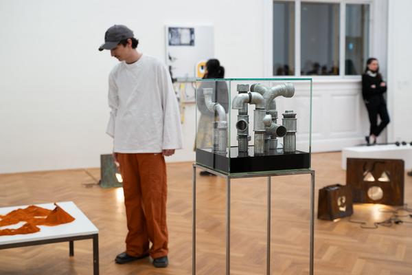 In the Fold of the Sack (Exhibit, Akademie der bildenden Künste, 12.03.2026) Foto: eSeL.at - Sarah Tasha